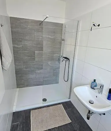 Naehe Zentrum Steyr Apartament *